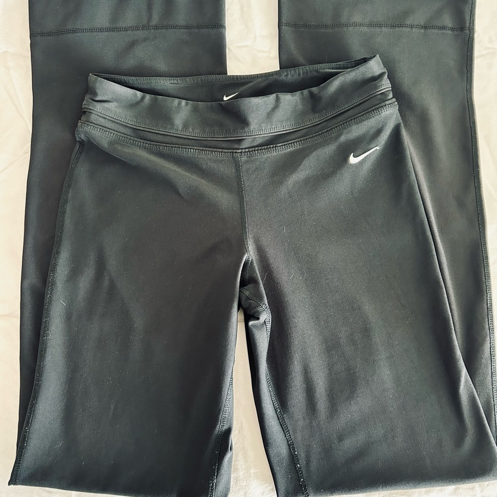 Women's Nike Dry-Fit Black Wide Legged Joggers/Pants/Small
